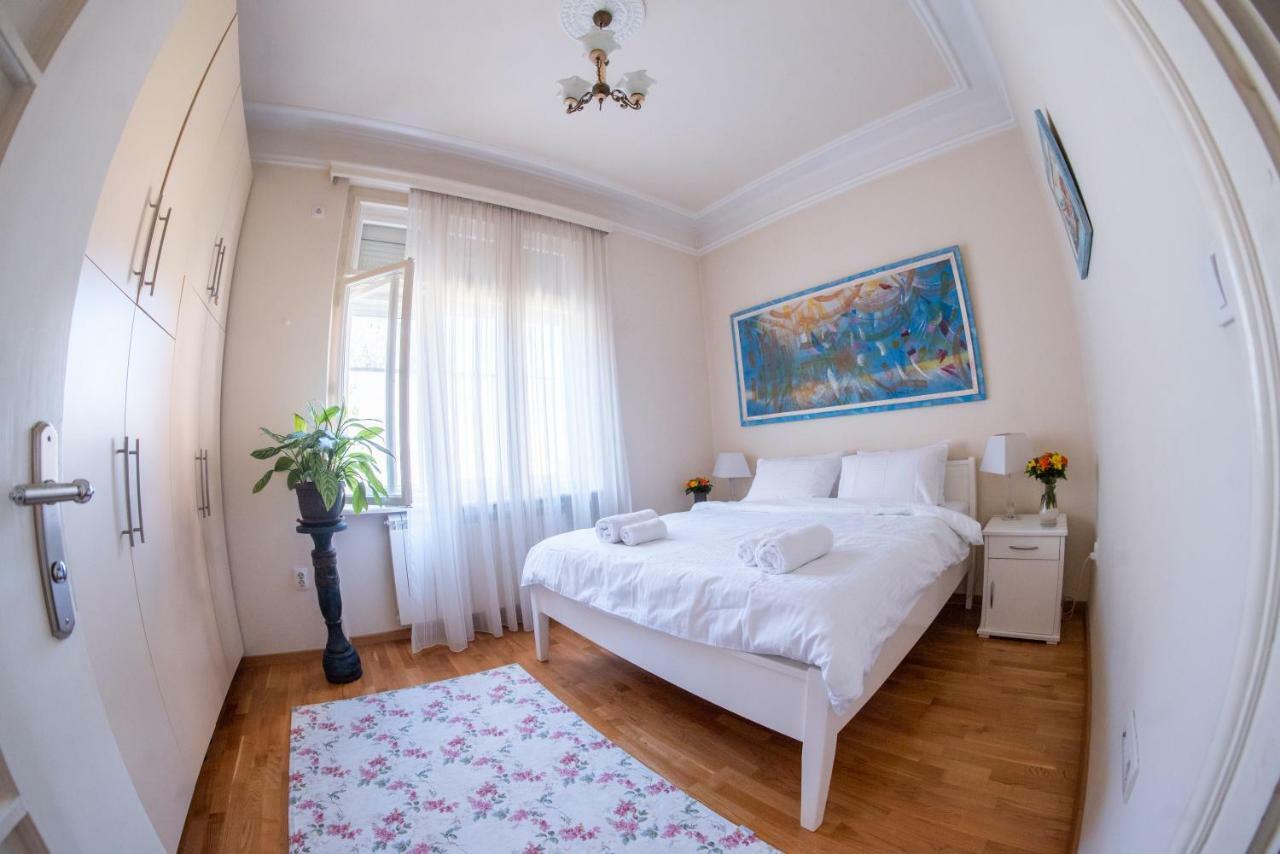Crown Apartment With Garden View Belgrade Extérieur photo